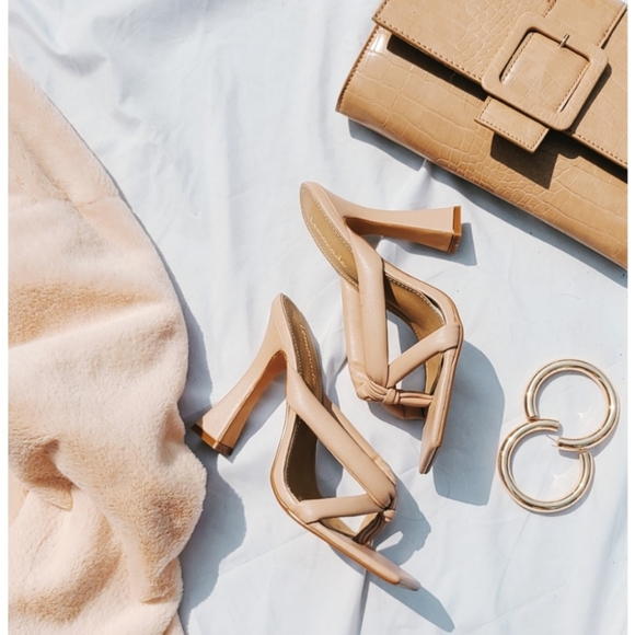 Shoes - 🚨Living my best Life Collection// Nude Heel